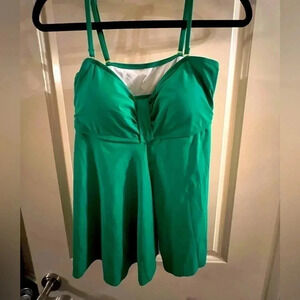 Hilor Flowing Tankini Bathing Suit Top… Size 10-NWOT